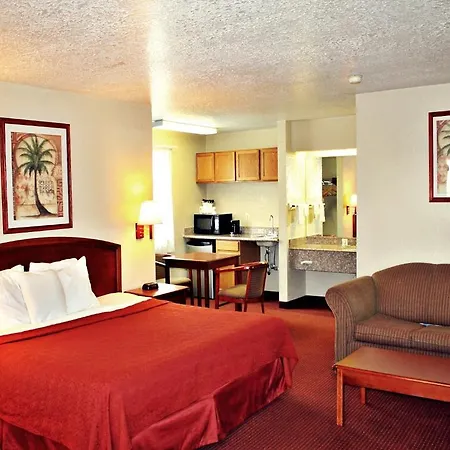 Super 8 By Wyndham San Antonio At I-10 Motel Room photo