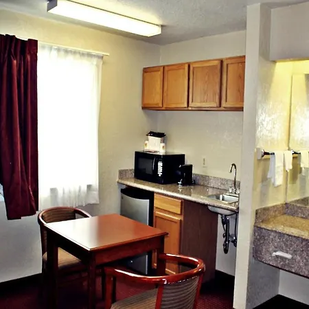 Super 8 By Wyndham San Antonio At I-10 Motel Room photo